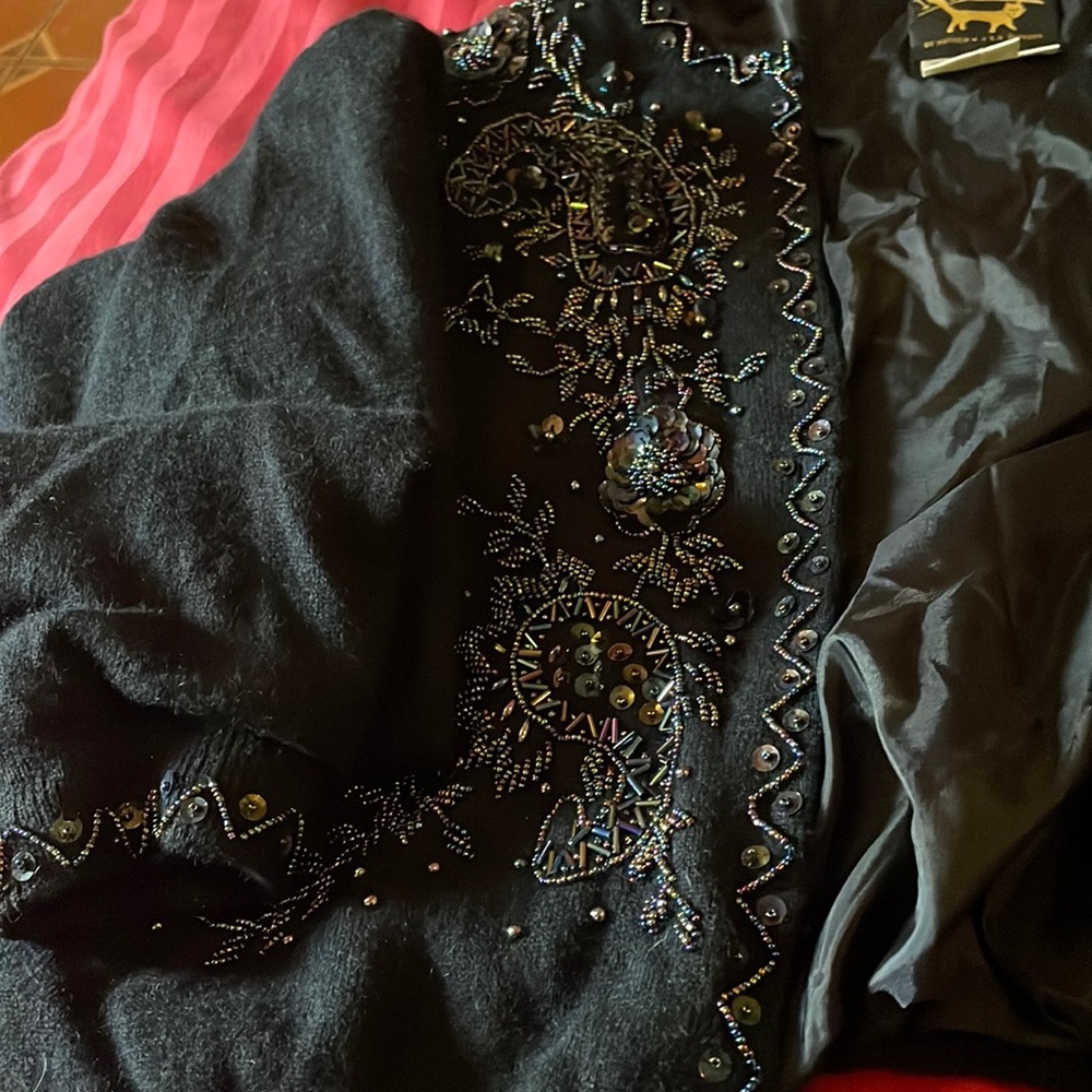 Vintage looking sweater